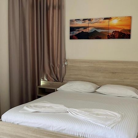 דרמי Hotel Jon מראה חיצוני תמונה